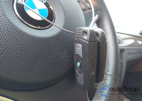 2007 BMW 328Xi z USA, uszkodzony, nr VIN WBAVC93587KZ70389